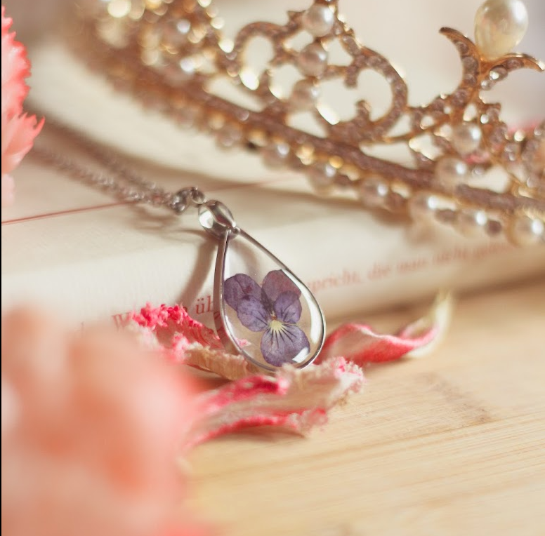 Stiefmütterchen❤︎ Halskette