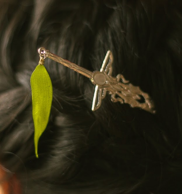 Schwert im Feld❤︎ Haarnadel