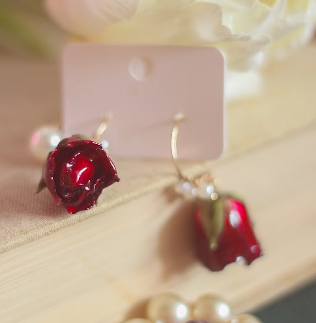 real rosebuds❤︎ earrings