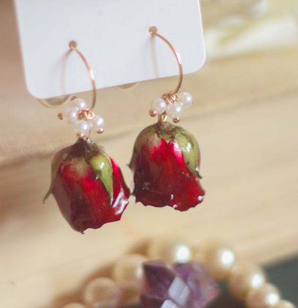 real rosebuds❤︎ earrings