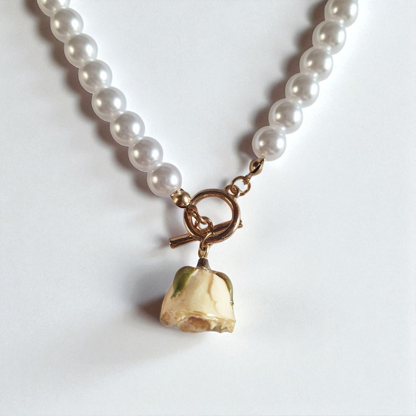 echte Roseknospe❤︎ Halskette Perlenoptik