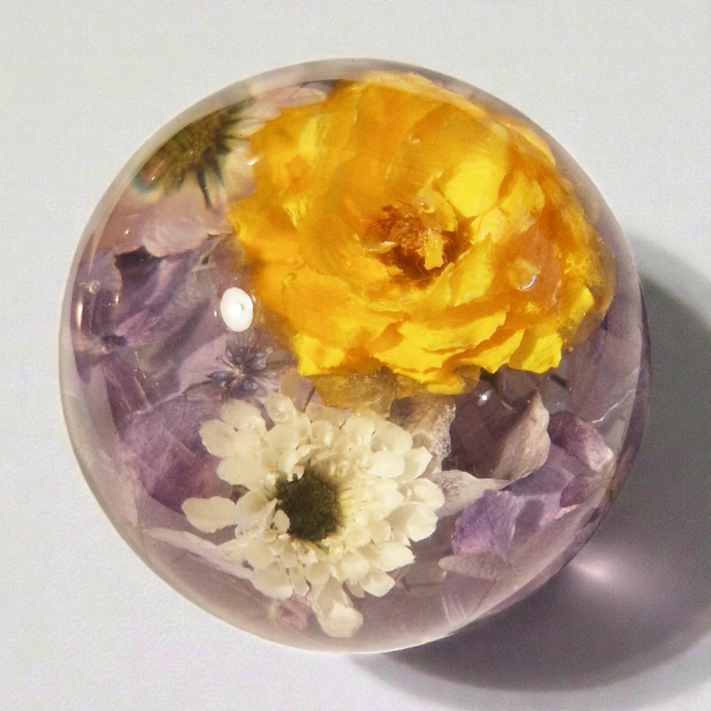 ewiger Blumenstrauss ❤︎ Kugel mit Leuchtplattform