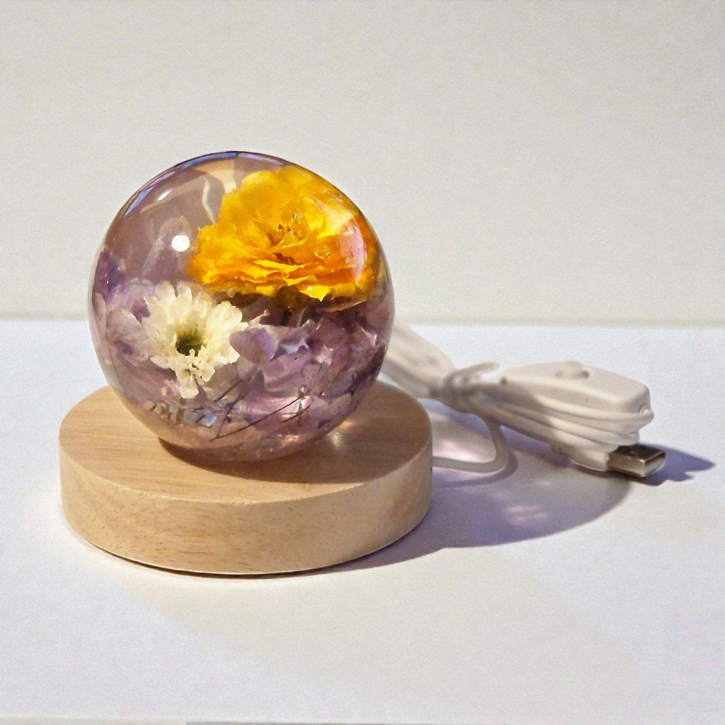 ewiger Blumenstrauss ❤︎ Kugel mit Leuchtplattform